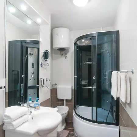 Sea View Jacuzzi An Apartment